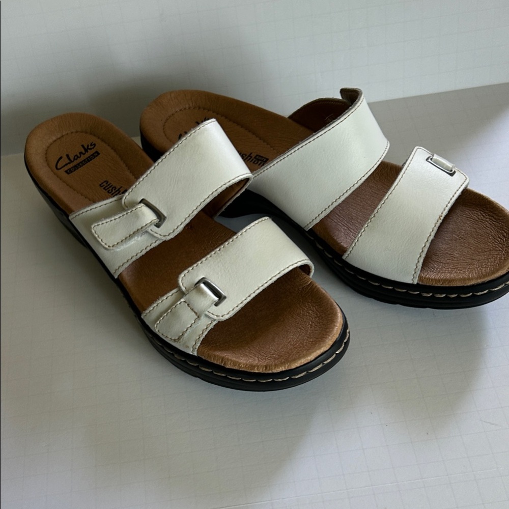 Clarks Women's White Leather Sandals - Picture 2 of 10